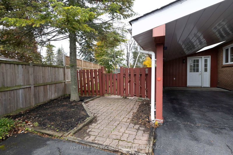 1412 Boyd St, Cornwall, K6J 1X1 | Image 3