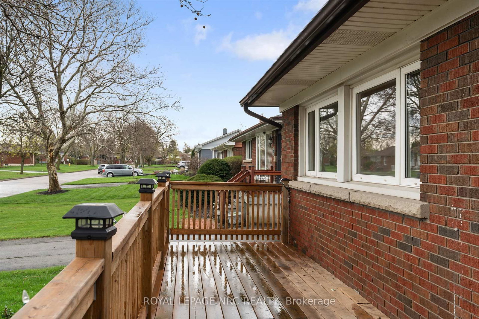 Detached House for sale at 17 Milton Road, St. Catharines, Ontario, L2P 3E7 - E. Chester - MLS: X13012224