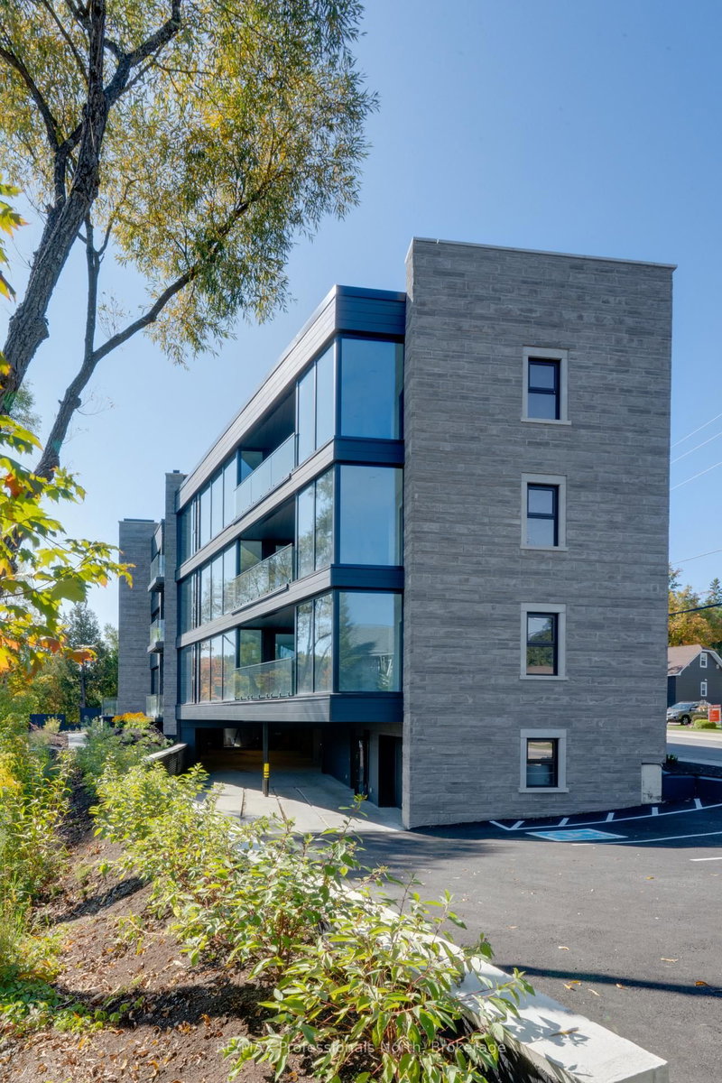 302 - 32 Brunel Rd, Huntsville, P1H 1P5 | Image 3