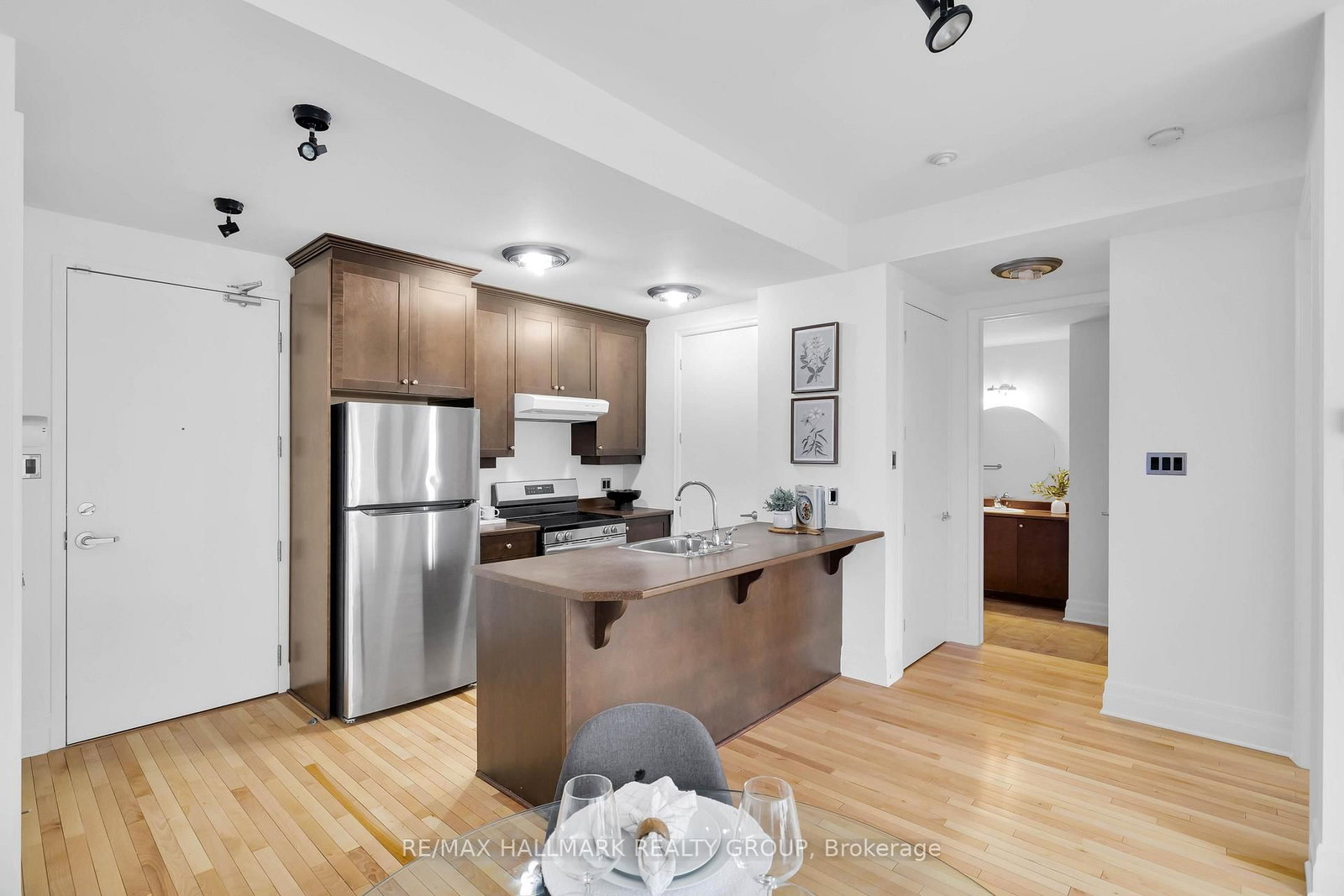 420 Berkley Avenue, Unit 705 - Photo 7