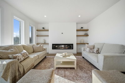 3140 Regiment Road W • London South, ON photo 7