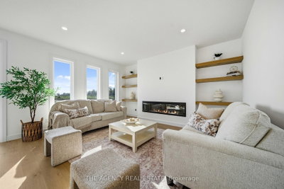 3140 Regiment Road W • London South, ON photo 8