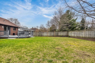 15 Gibson Drive • Tillsonburg, ON photo 4