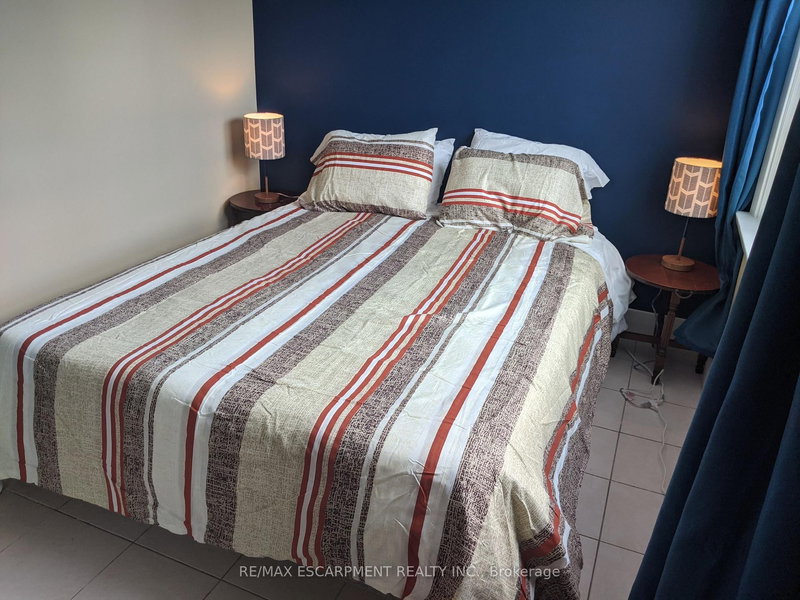 4 - 63 Pelham Rd E, St. Catharines, L2S 1R6 | Image 2