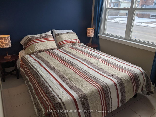 4 - 63 Pelham Road E