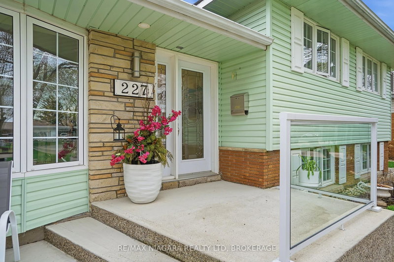 227 Riverview Blvd, St. Catharines, L2T 3N2 | Image 2