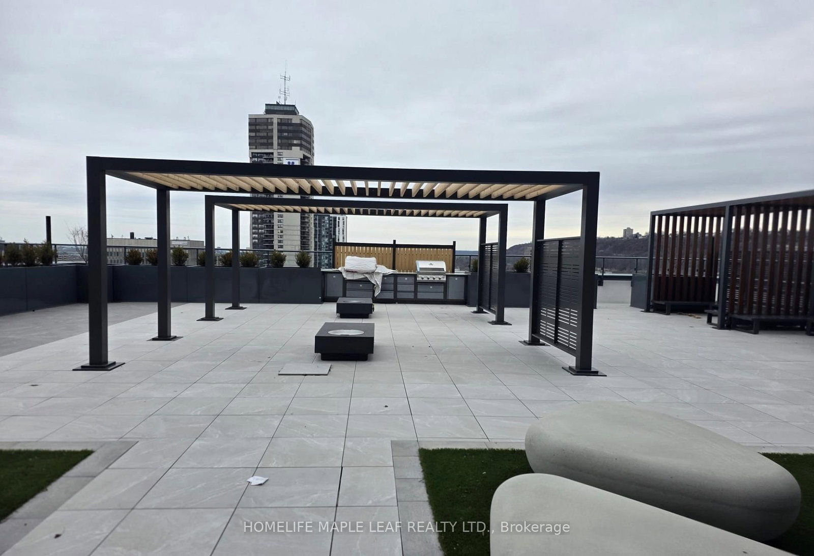 75 James Street S, Unit 1916 - Photo 2