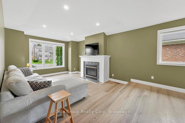 256 Rivers Boulevard E