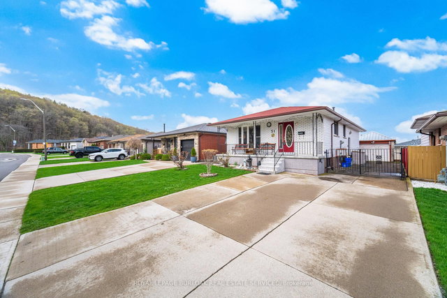 31 Summercrest Drive