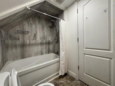 1-1091 Highland Ave Avenue, Windsor, Ontario image-0-3