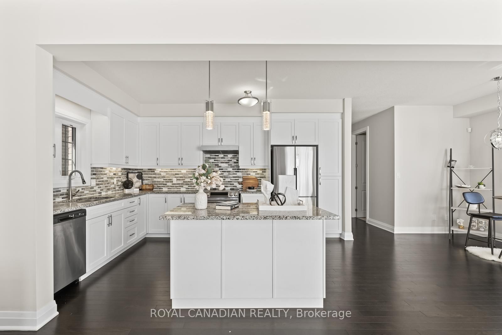 301 Buttonbush Street, Unit Upper - Photo 12