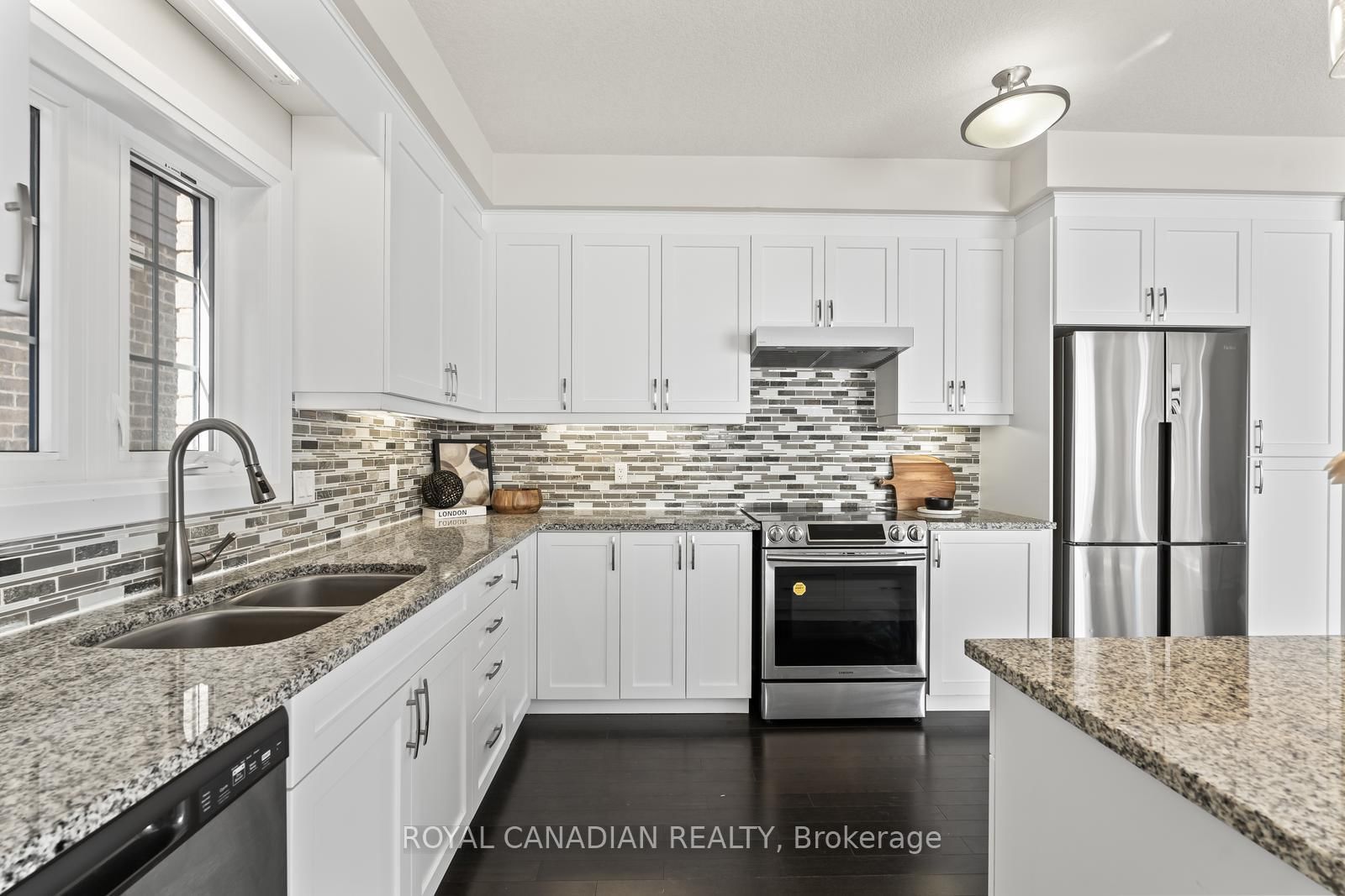 301 Buttonbush Street, Unit Upper - Photo 13