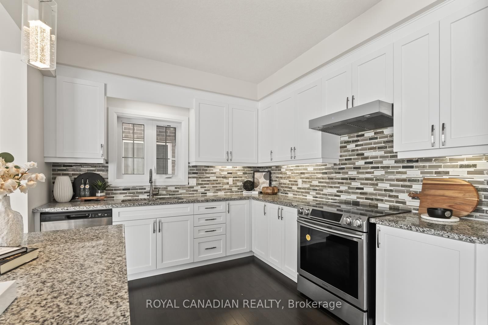 301 Buttonbush Street, Unit Upper - Photo 15