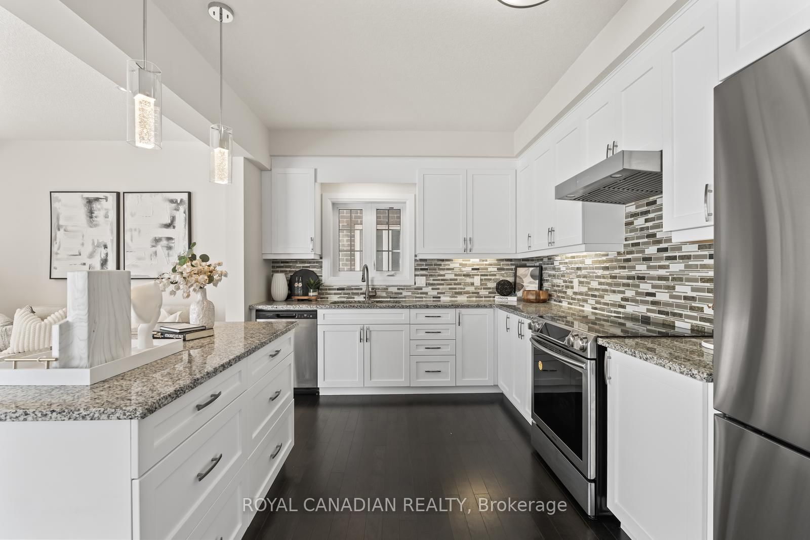 301 Buttonbush Street, Unit Upper - Photo 16