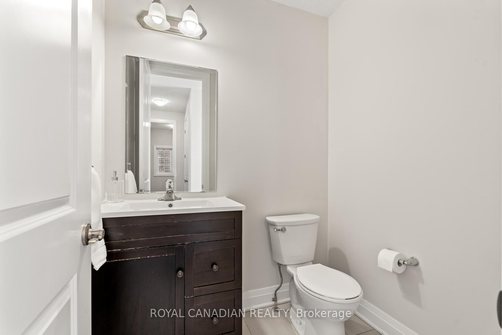 301 Buttonbush Street, Unit Upper - Photo 17