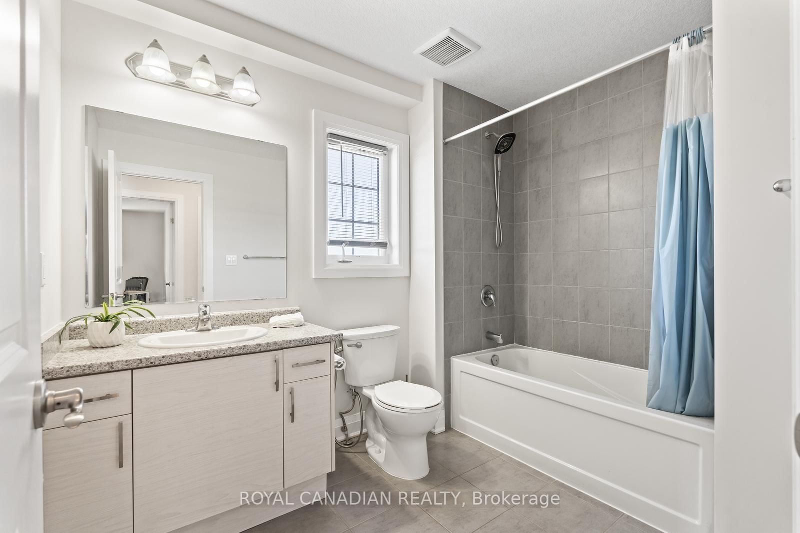 301 Buttonbush Street, Unit Upper - Photo 35