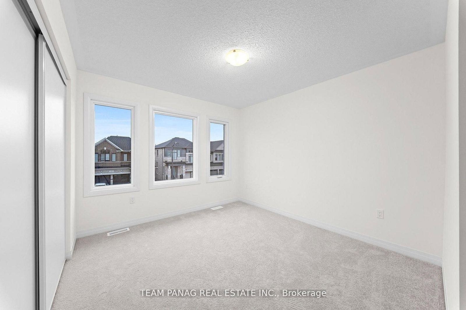 24 Tyler Avenue - Photo 25