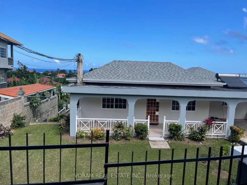 33 Hillside Close