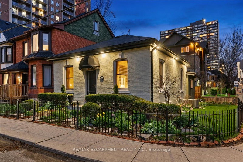 home for sale on 139 Queen Street S