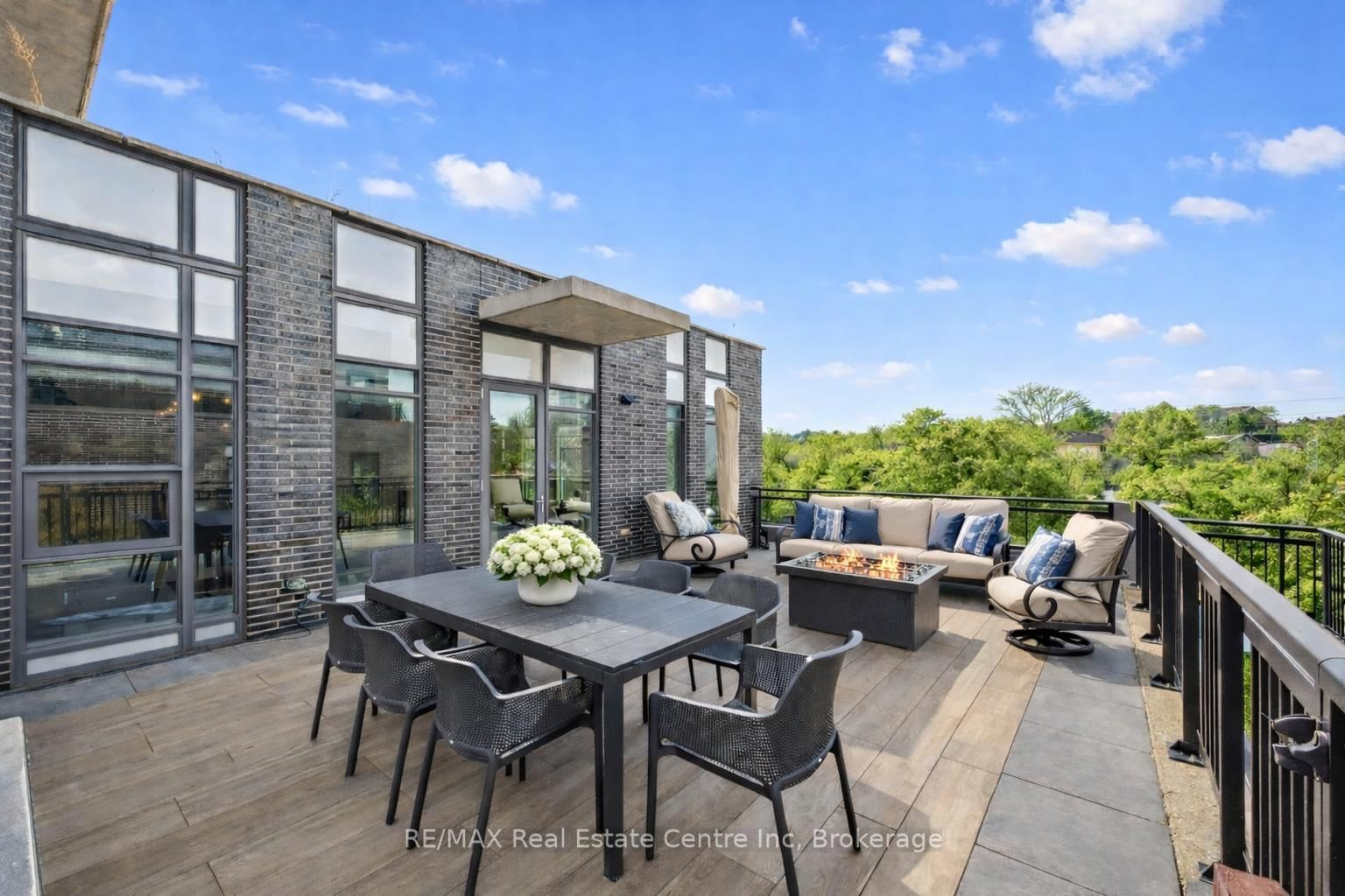 63 ARTHUR Street S, Unit BHB - Photo 3