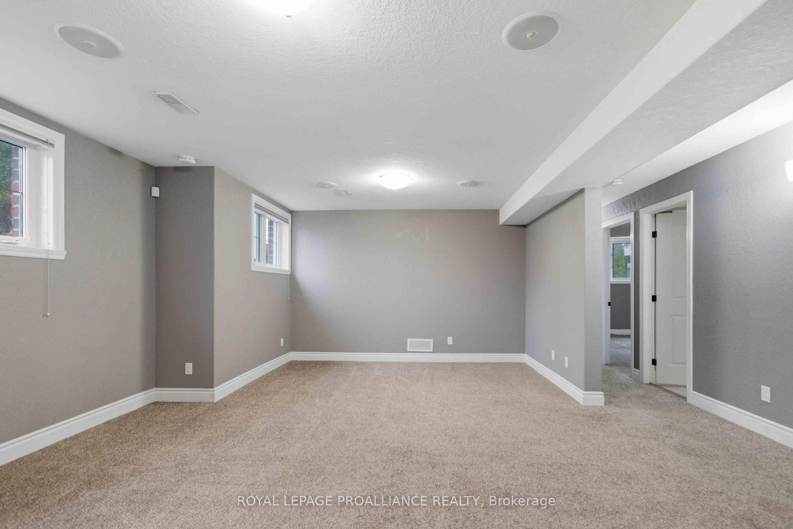 Detached House for sale at 2 Freedom Crescent, Quinte West, Ontario, K8V 0C1 - Sidney Ward - MLS: X13012872