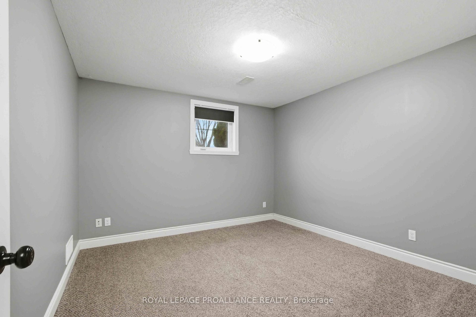 Detached House for sale at 2 Freedom Crescent, Quinte West, Ontario, K8V 0C1 - Sidney Ward - MLS: X13012872