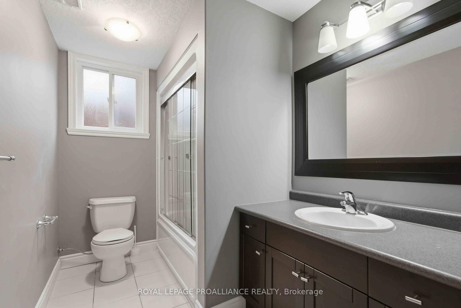 Detached House for sale at 2 Freedom Crescent, Quinte West, Ontario, K8V 0C1 - Sidney Ward - MLS: X13012872