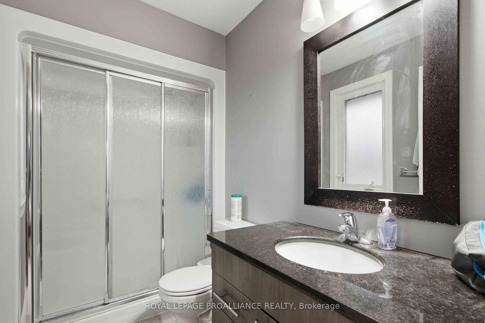 Detached House for sale at 2 Freedom Crescent, Quinte West, Ontario, K8V 0C1 - Sidney Ward - MLS: X13012872