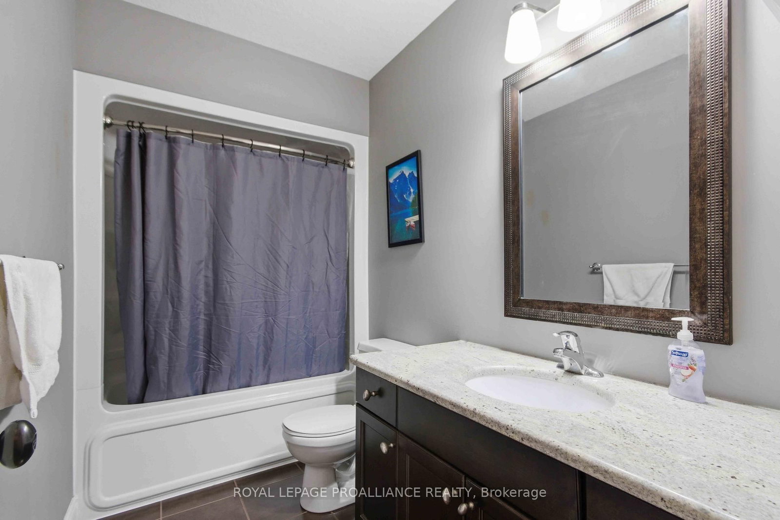 Detached House for sale at 2 Freedom Crescent, Quinte West, Ontario, K8V 0C1 - Sidney Ward - MLS: X13012872