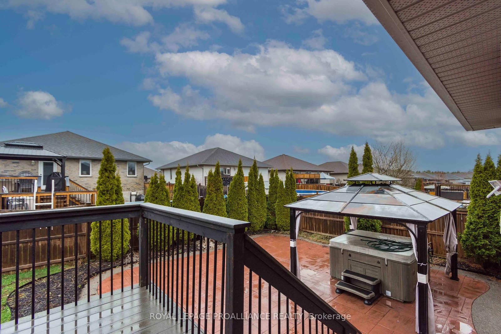 Detached House for sale at 2 Freedom Crescent, Quinte West, Ontario, K8V 0C1 - Sidney Ward - MLS: X13012872