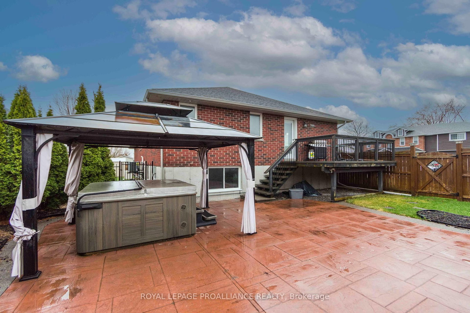 Detached House for sale at 2 Freedom Crescent, Quinte West, Ontario, K8V 0C1 - Sidney Ward - MLS: X13012872