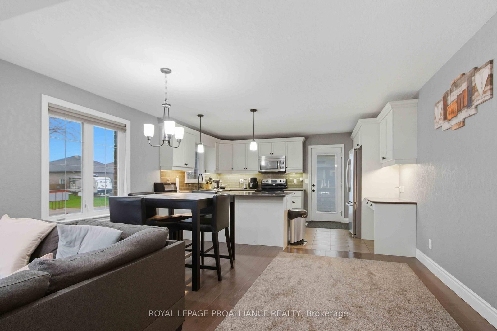 Detached House for sale at 2 Freedom Crescent, Quinte West, Ontario, K8V 0C1 - Sidney Ward - MLS: X13012872