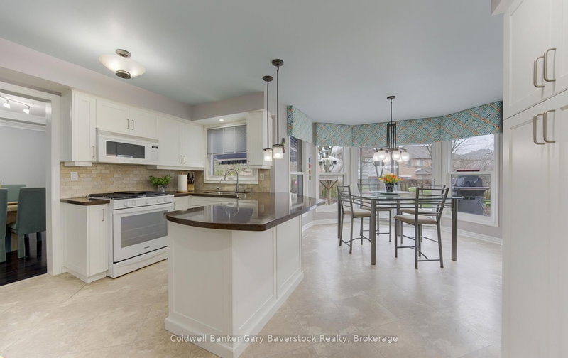 31 Bird Crt, Cambridge, N1T 1V6 | Image 3