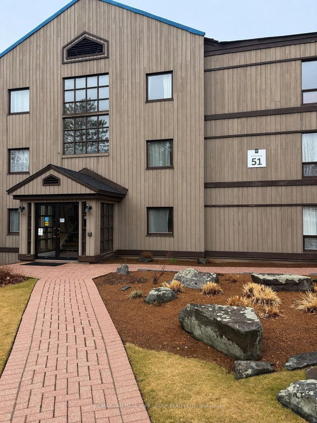 51-304 - 1235 Deerhurst Drive