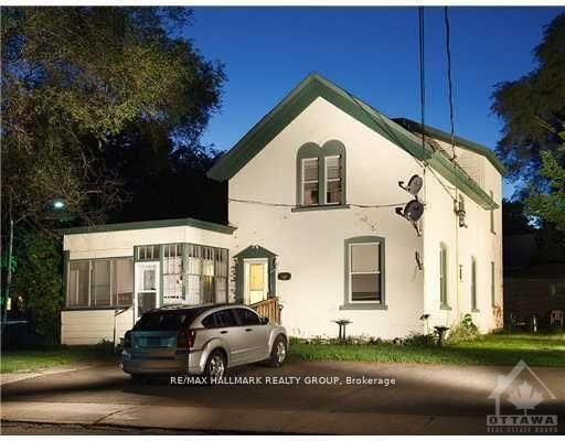 5 - 20 RUSSELL Street W