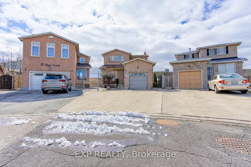 39 Regis Crt, Hamilton, L8E 4M8 | Image 2