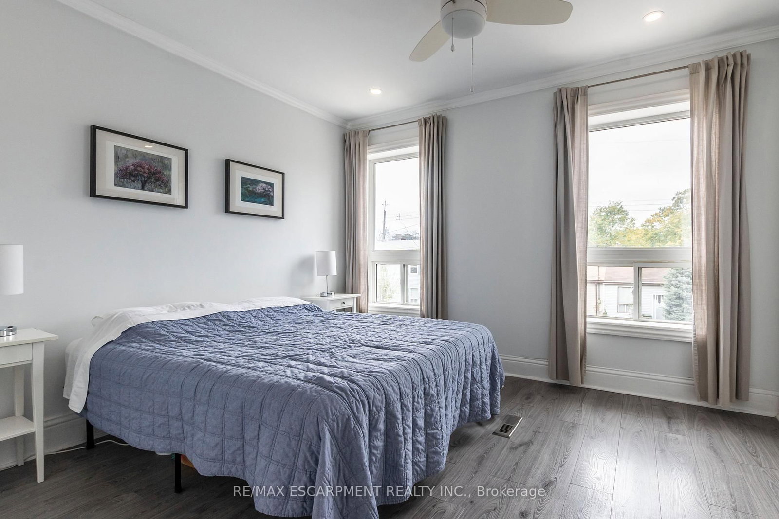 346 Hughson Street N - Photo 15