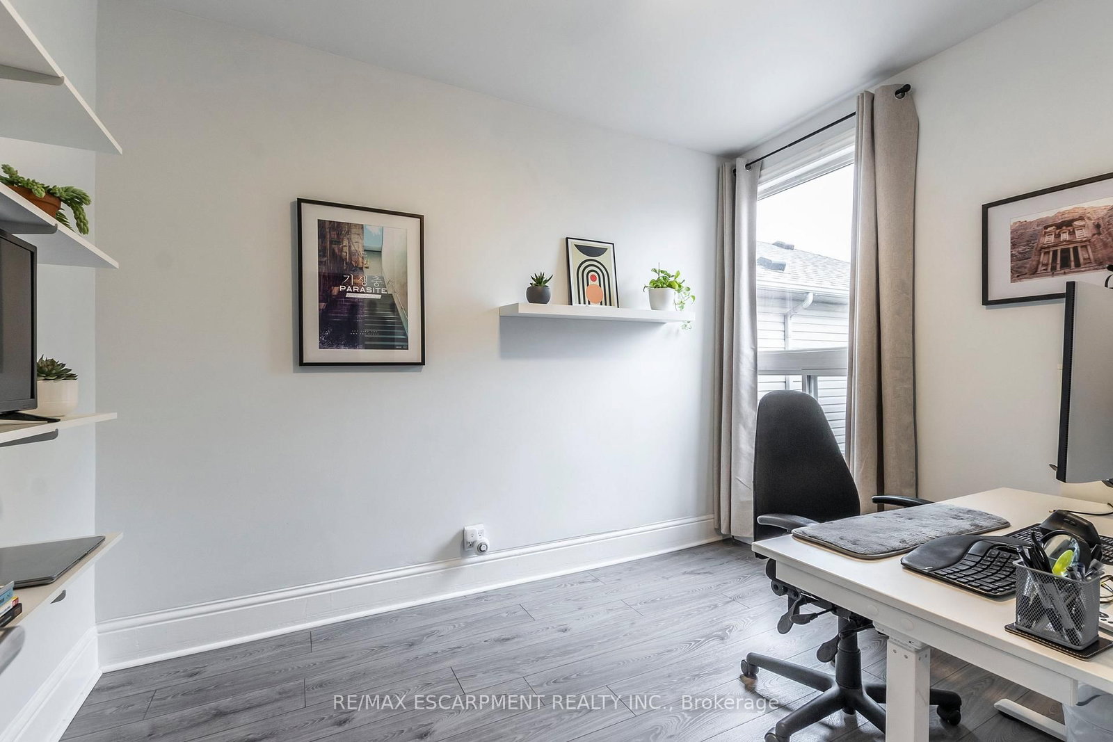 346 Hughson Street N - Photo 18