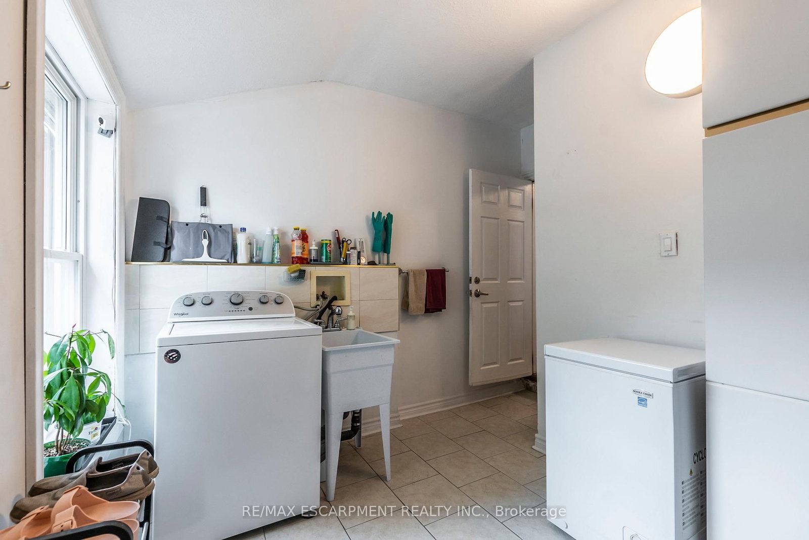 346 Hughson Street N - Photo 24