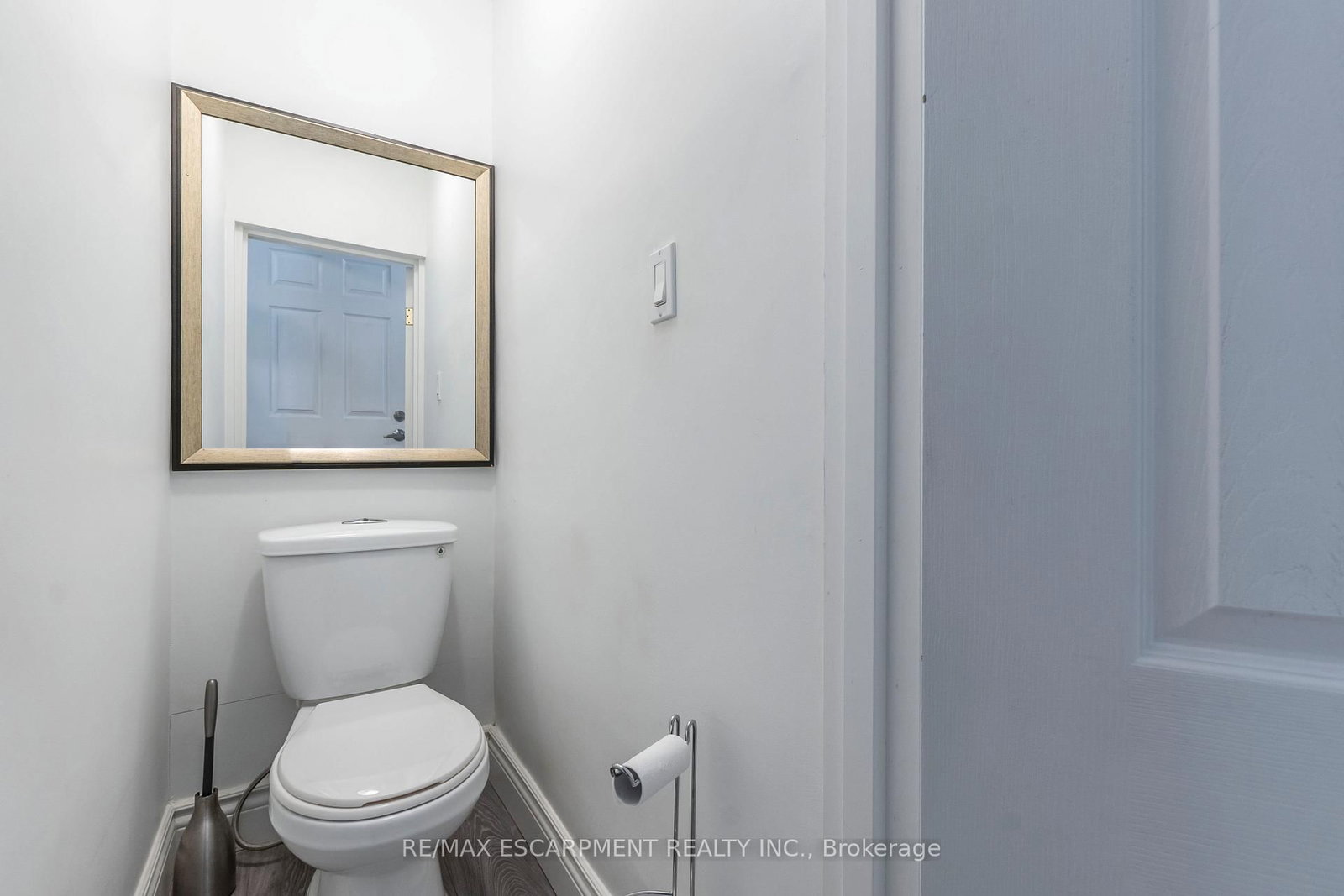 346 Hughson Street N - Photo 26