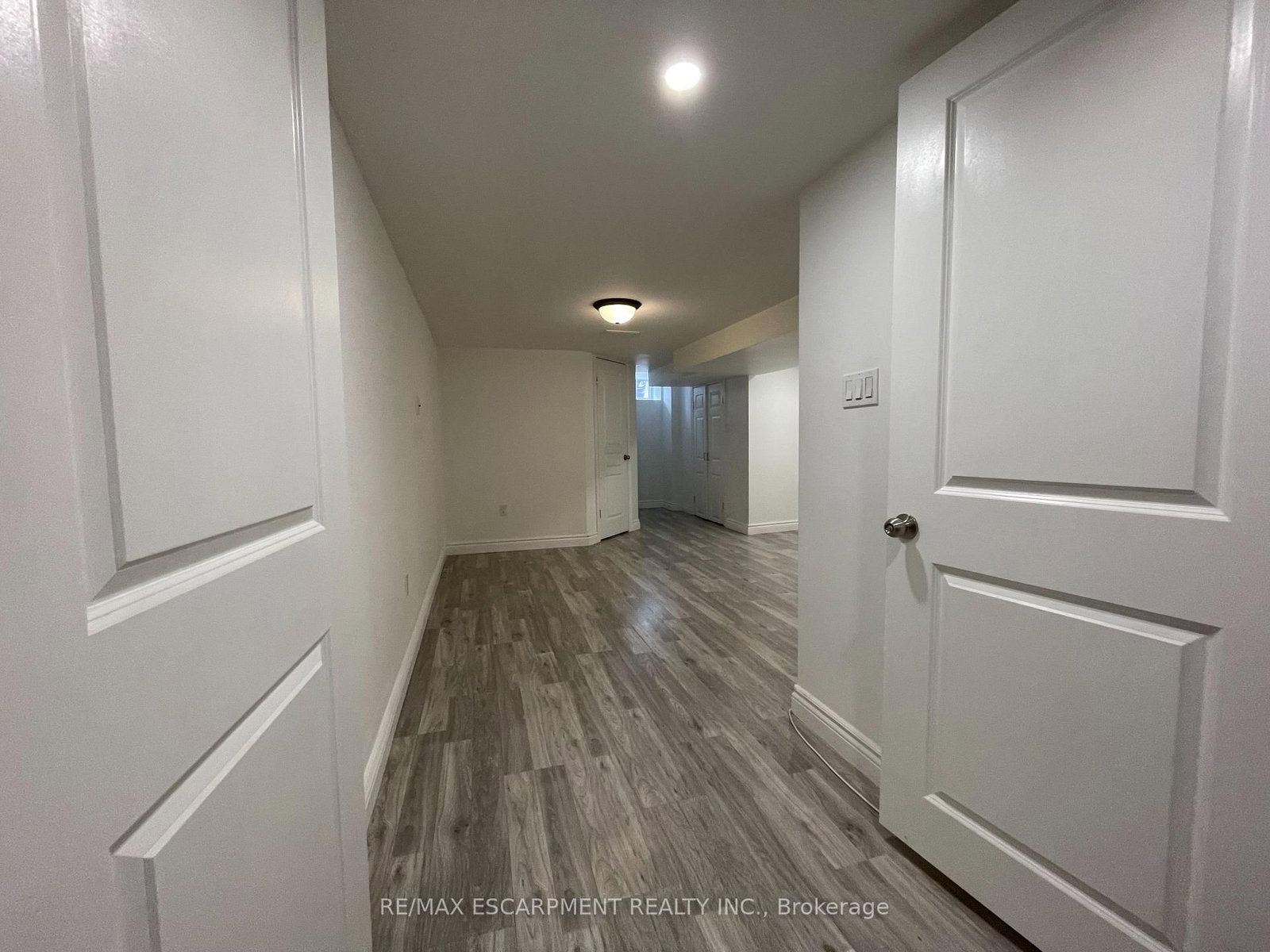 346 Hughson Street N - Photo 28