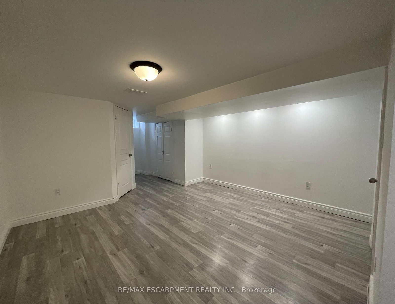 346 Hughson Street N - Photo 30