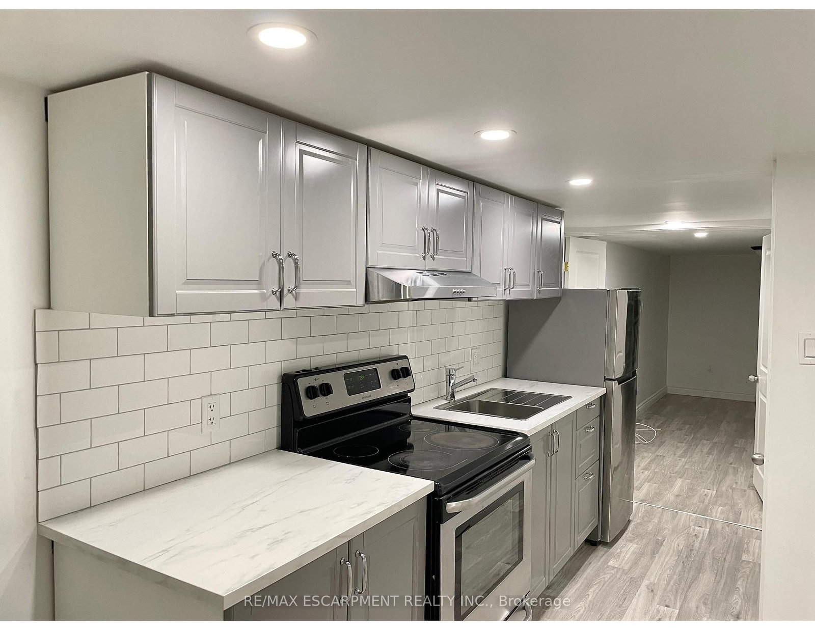 346 Hughson Street N - Photo 32