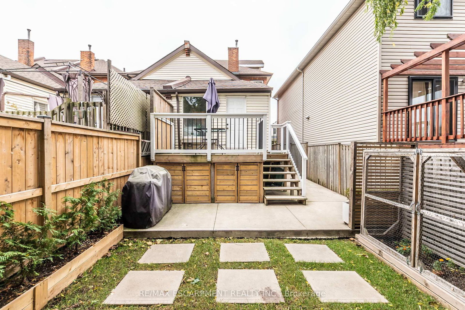 346 Hughson Street N - Photo 39