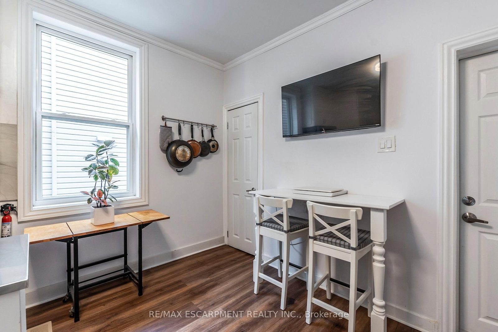 346 Hughson Street N - Photo 7