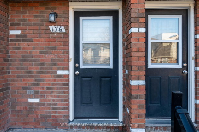 176 - 100 Brownleigh Avenue