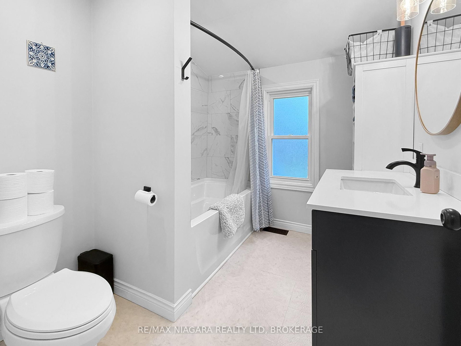 Detached House for sale at 93 Lavinia Street, Fort Erie, Ontario, L2A 2E1 - Central - MLS: X13013092