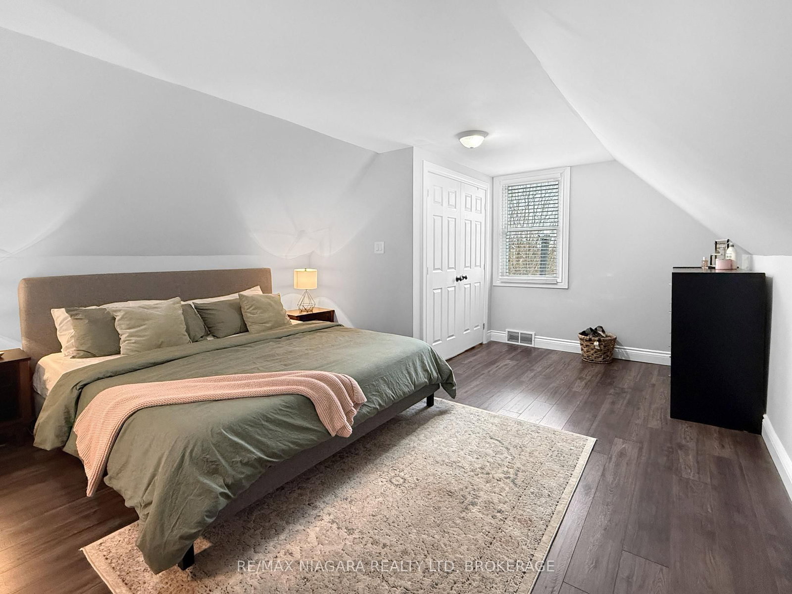 Detached House for sale at 93 Lavinia Street, Fort Erie, Ontario, L2A 2E1 - Central - MLS: X13013092