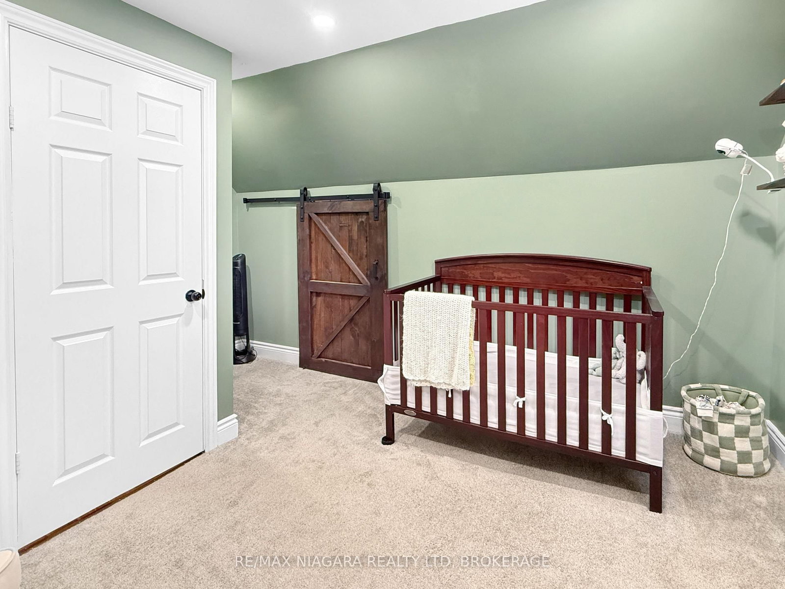 Detached House for sale at 93 Lavinia Street, Fort Erie, Ontario, L2A 2E1 - Central - MLS: X13013092