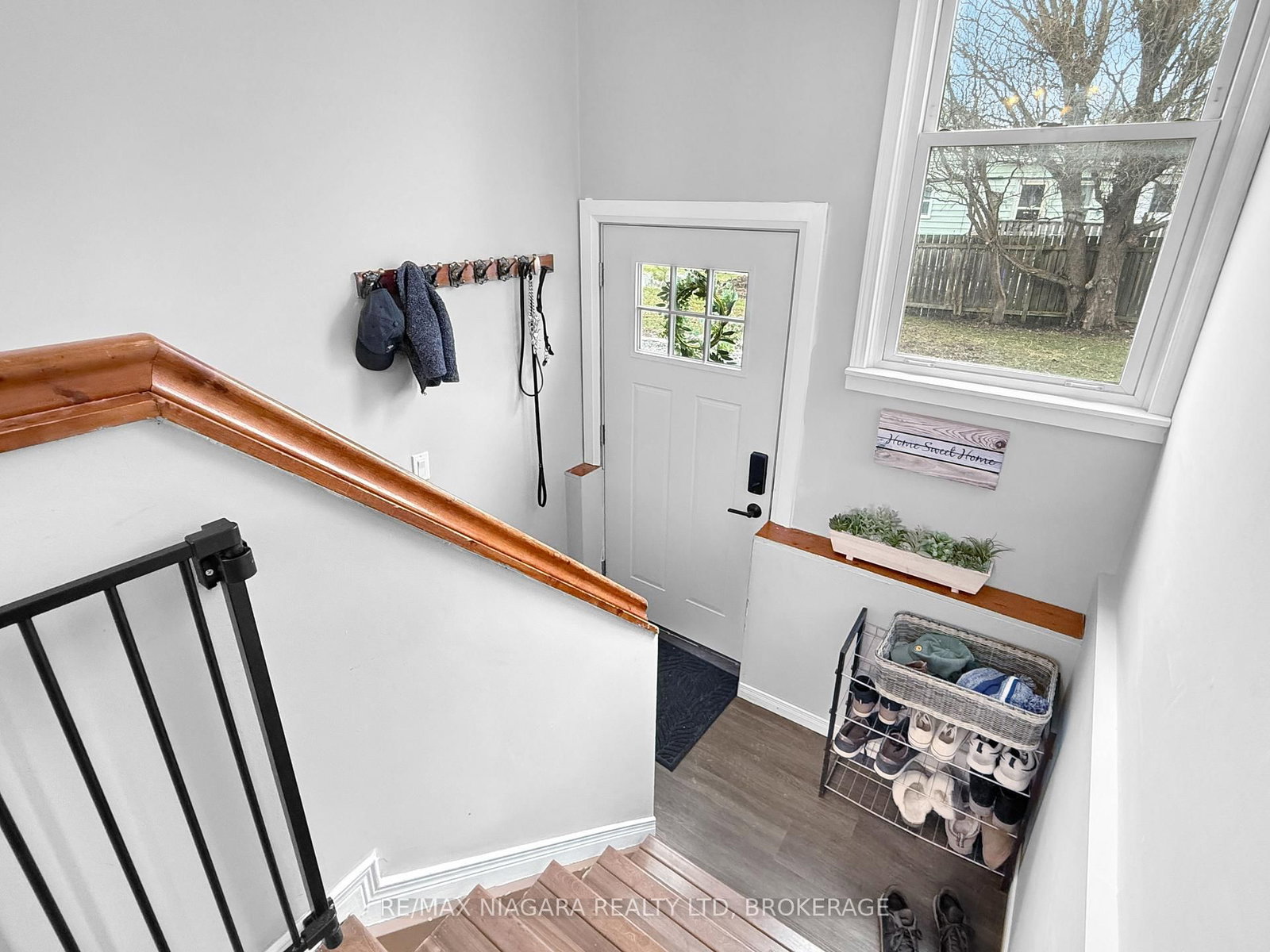 Detached House for sale at 93 Lavinia Street, Fort Erie, Ontario, L2A 2E1 - Central - MLS: X13013092